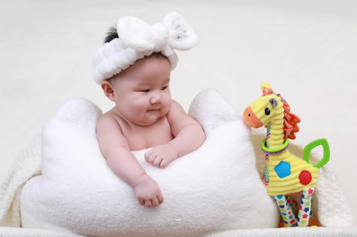 仁寿宝宝几个月翻身